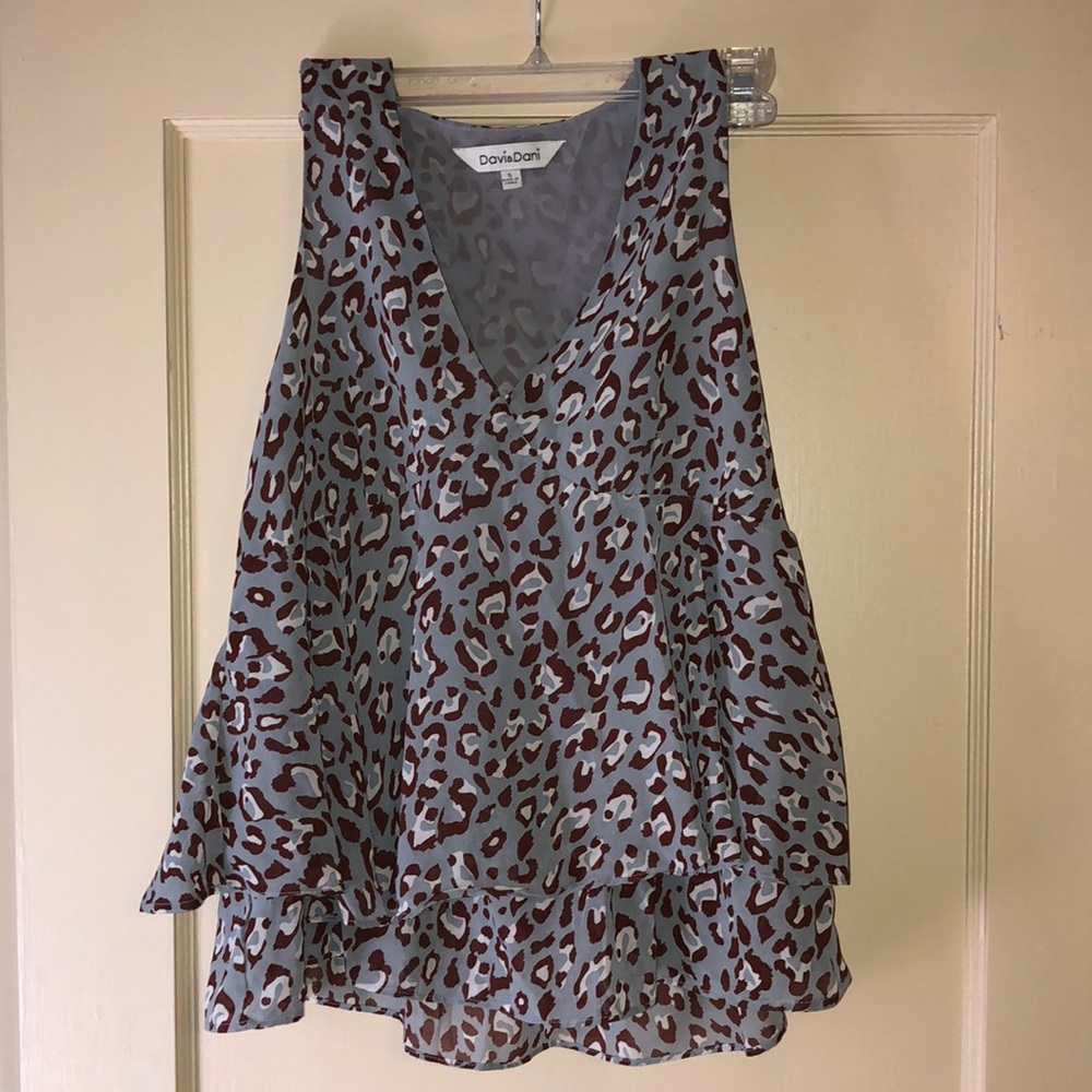 Blue leopard print top